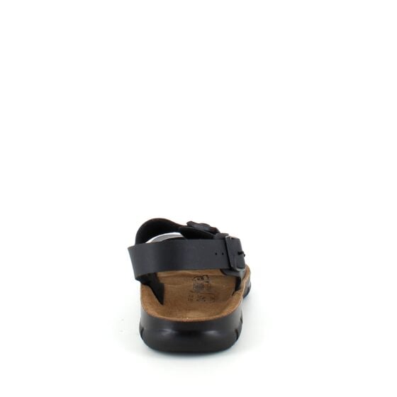 Svart Birkenstock Kano sandal med sklisikre såler.