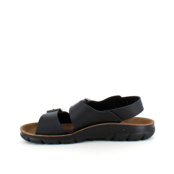 Svart Birkenstock Kano sandal med sklisikre såler.