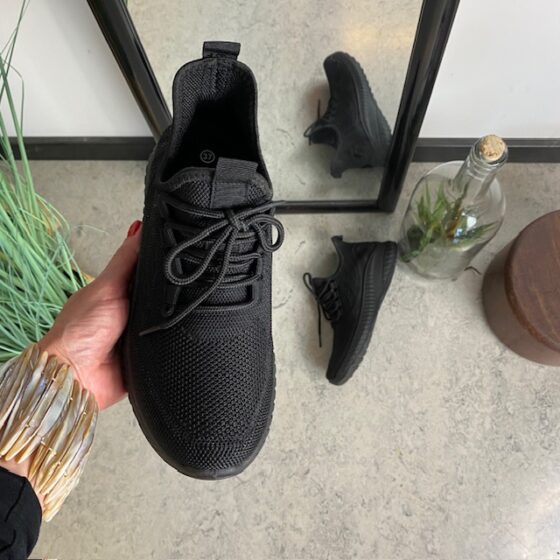 Lettvekts svart slip-on sko
