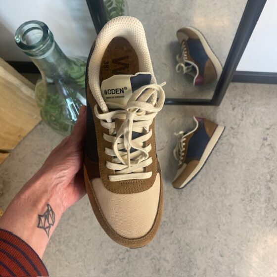 Flotte Woden sneakers med fotbuestøtte og komfort