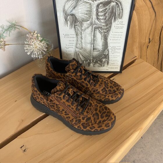 Green Comfort sko med leopardmønster og dobbel lukking