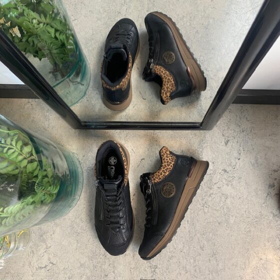 Rieker Step-in støvel med flotte detaljer