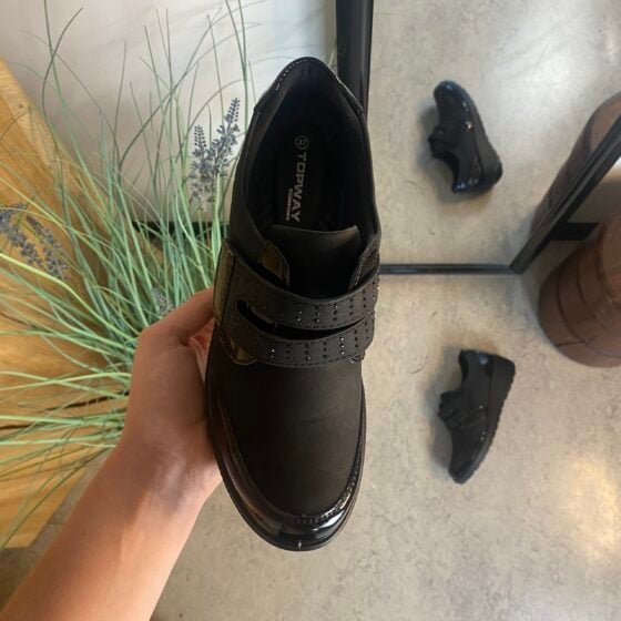 Elegant sko med borrelås og flotte detaljer