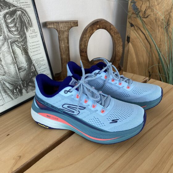 Pustende MaxChusion sko fra Skechers