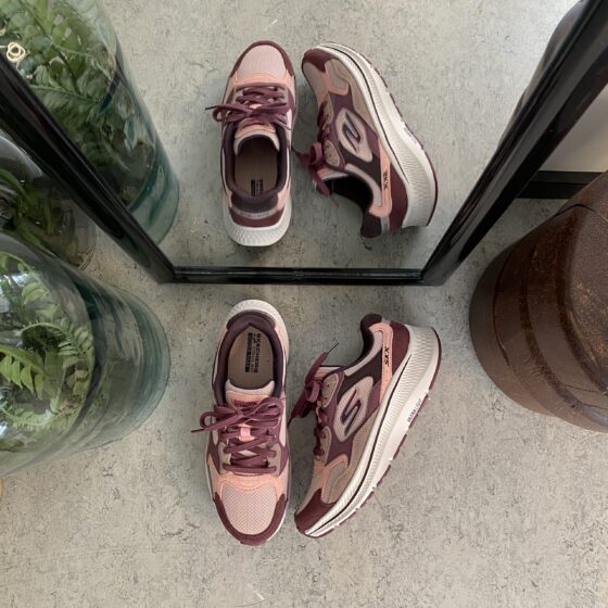 Ultra let sko fra Skechers med masse af støddemping