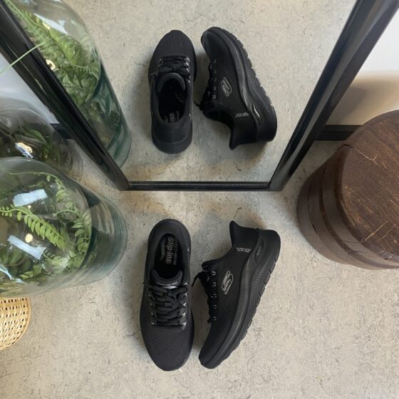 Skechers slip-ins til herre med fotbuestøtte