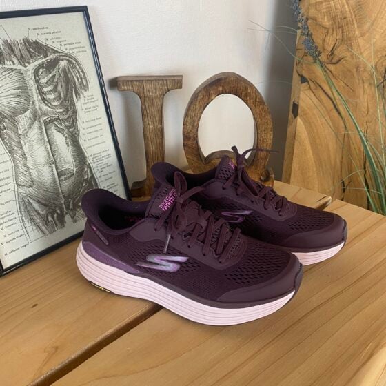 Lilla Skechers slip-in med MaxChusion såle