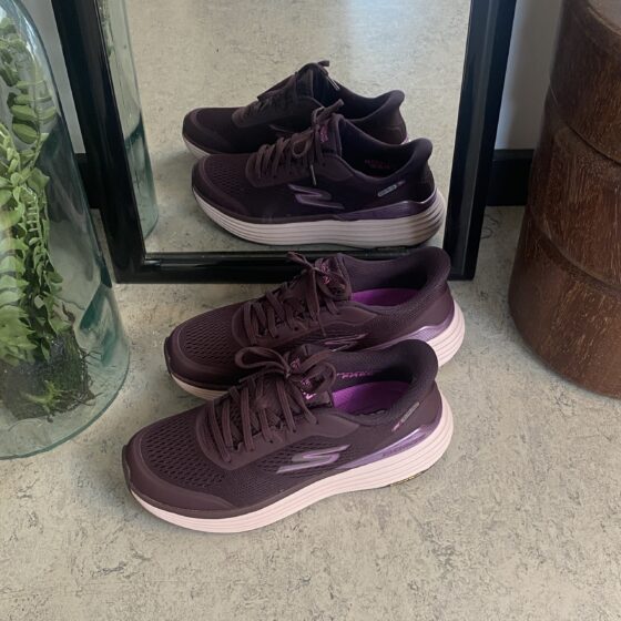 Lilla Skechers slip-in med MaxChusion såle