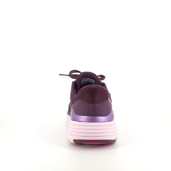 Lilla Skechers slip-in med MaxChusion såle