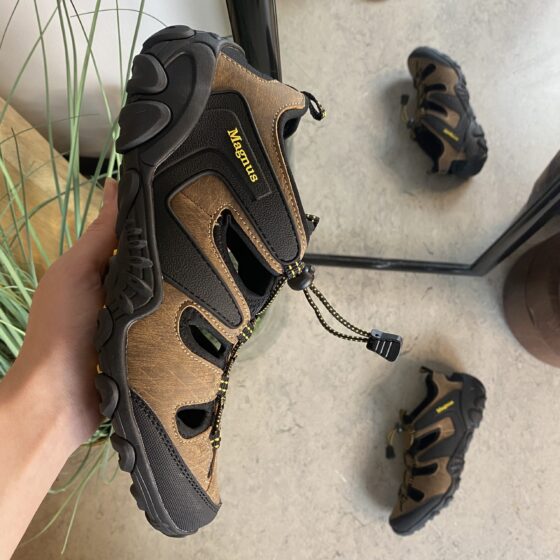 Utendørs sandal til menn i brun