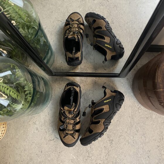 Utendørs sandal til menn i brun
