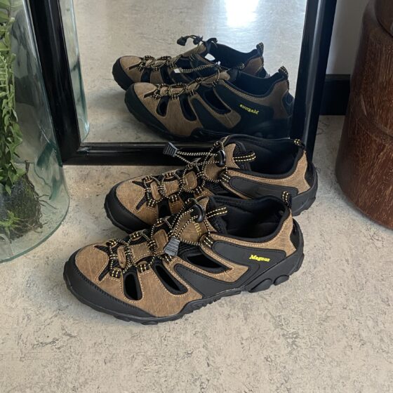 Utendørs sandal til menn i brun